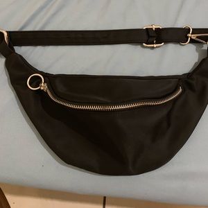 1 HOUR FLASH SALE Black Fanny Pack